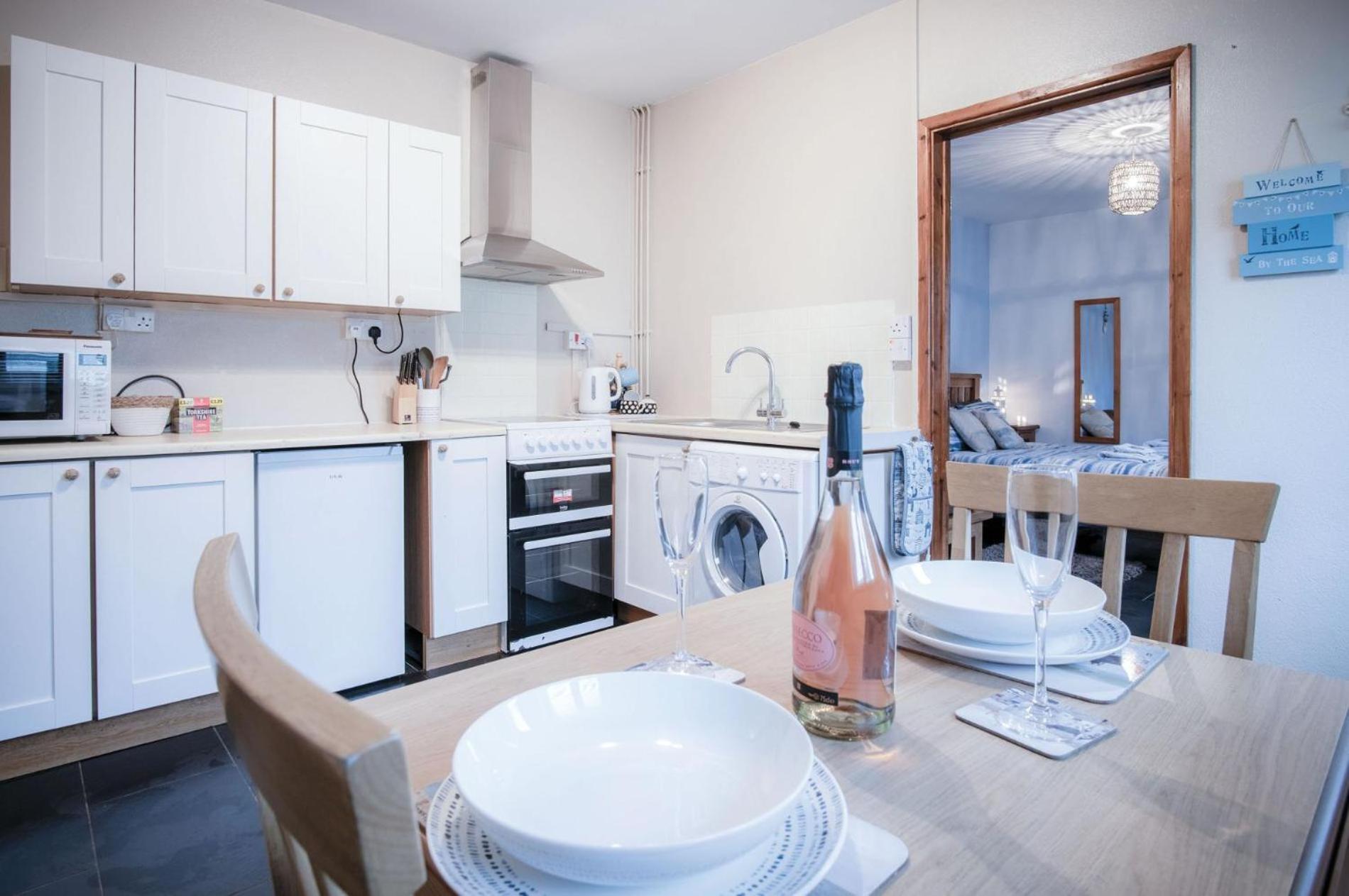 Primrose - 1 Bedroom Cottage - Llanteg Crunwear エクステリア 写真